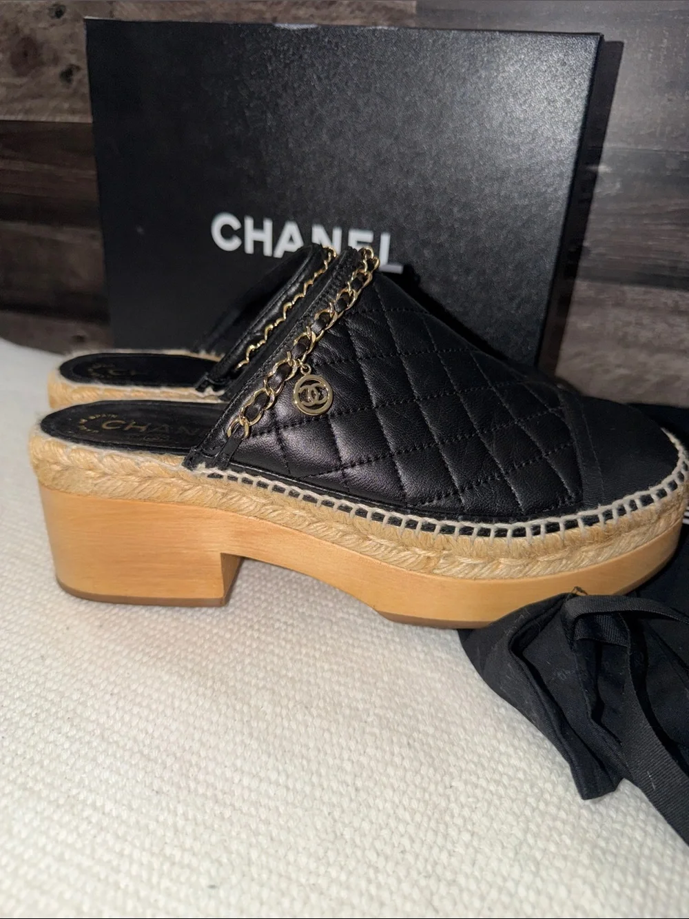 CHANEL gold say wooden
